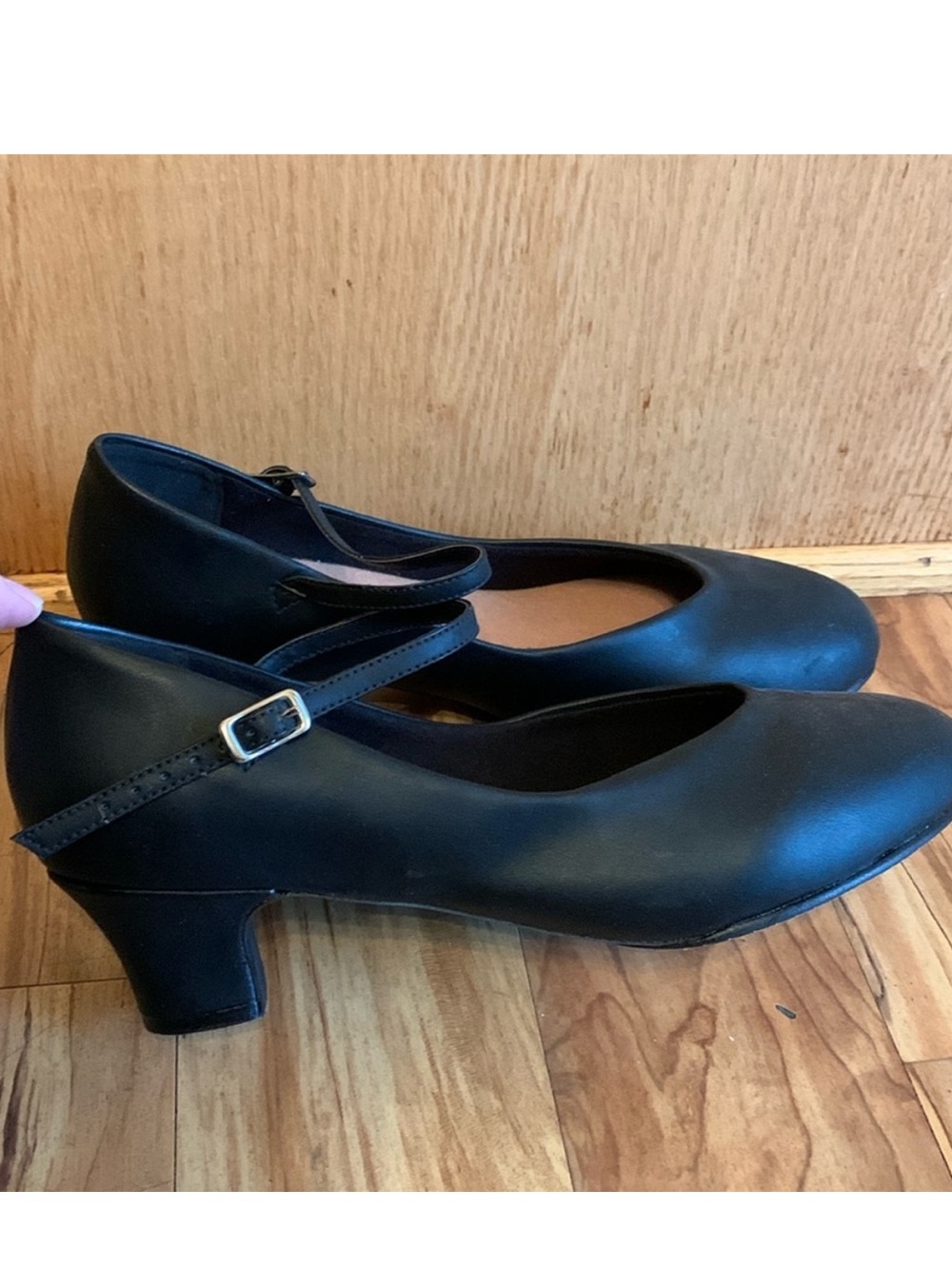Bloch Women's 11-1/2 med ankle strap Character Dance Shoes Black leather EUC